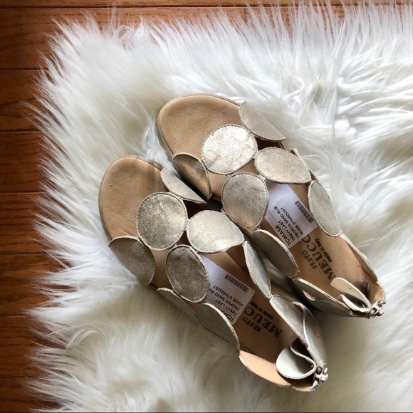 NWOT Sesto Meucci Gold Circle Sandals - Picture 2 of 7
